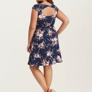 Torrid Navy Floral open back dress 0x (12)